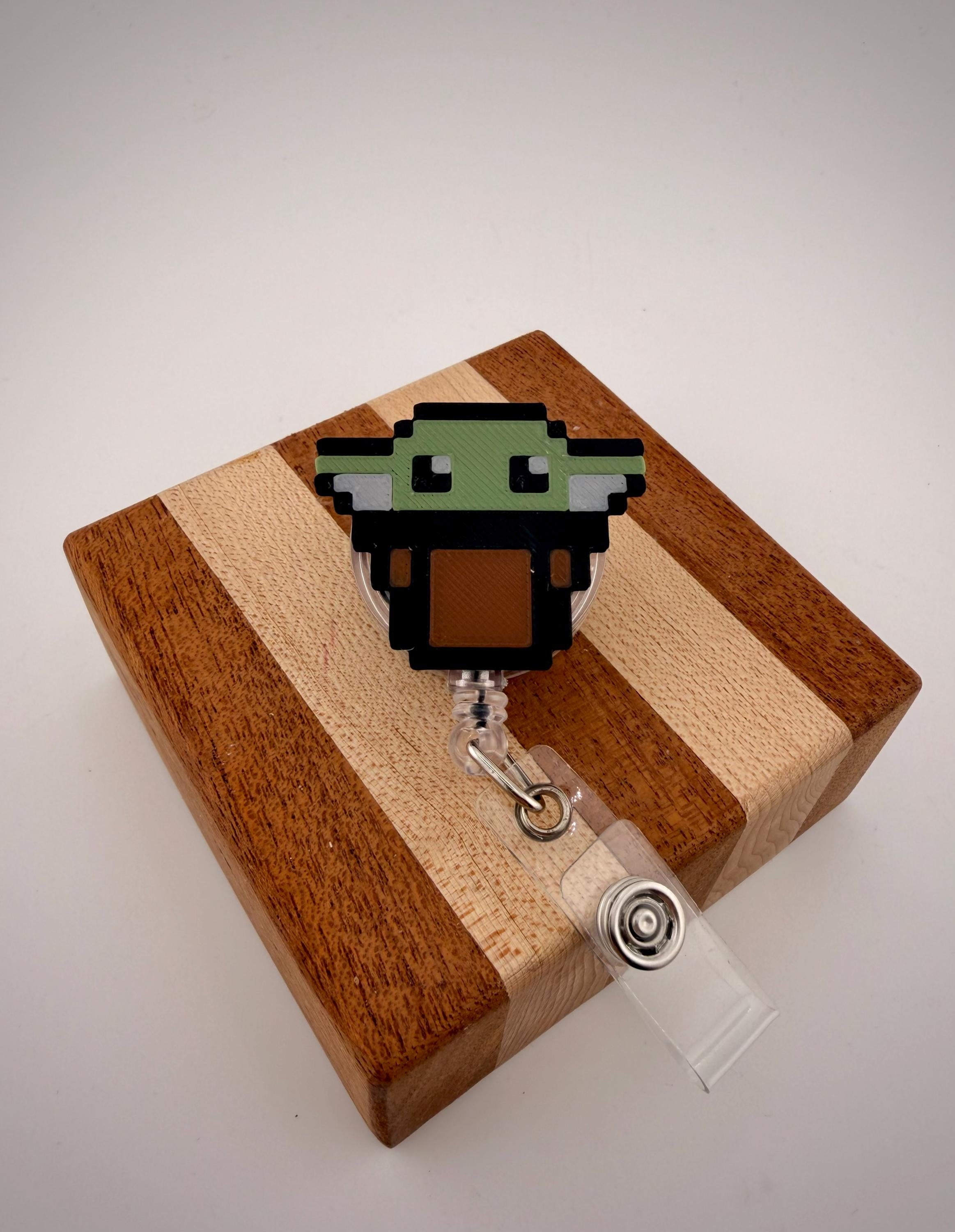 Badge reel Baby Yoda Grogu Pixel art